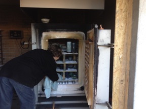 Emptying kiln